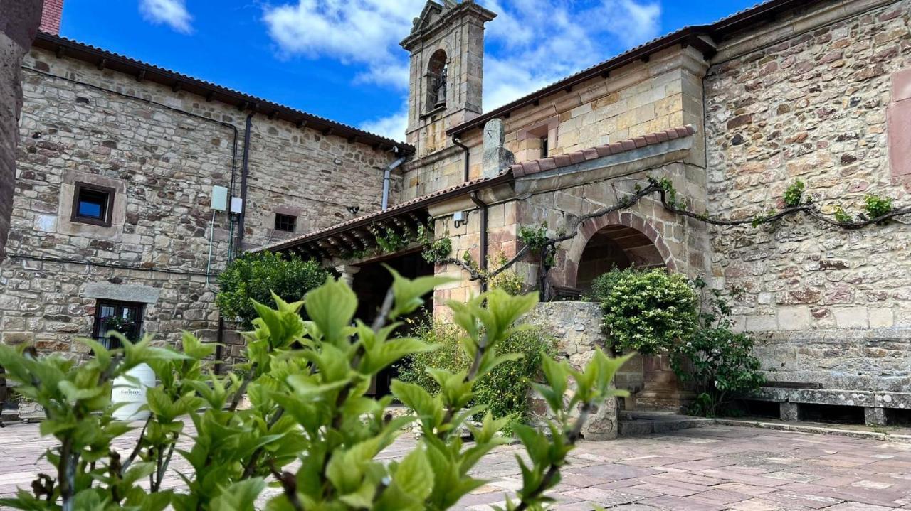 Hotel La Posada Del Santuario à Nava de Santullán Extérieur photo