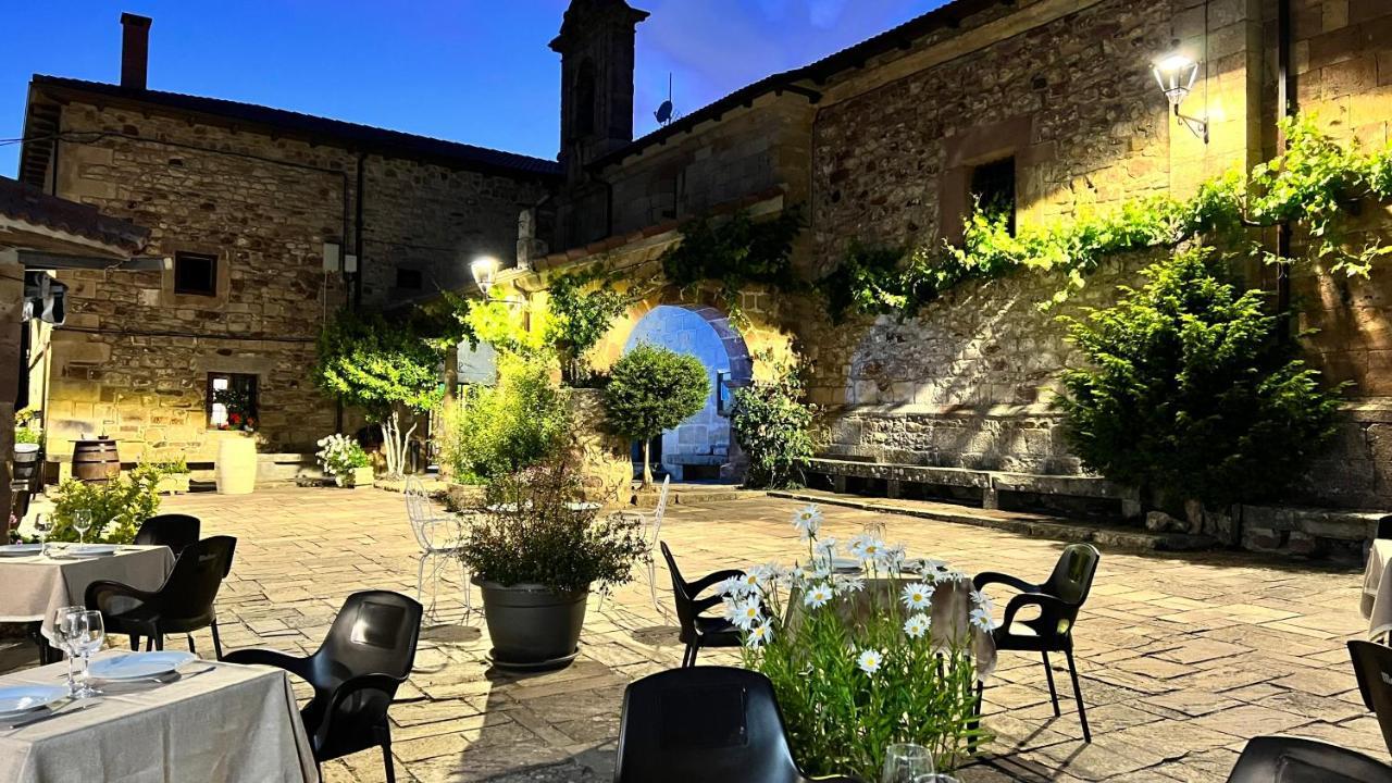 Hotel La Posada Del Santuario à Nava de Santullán Extérieur photo