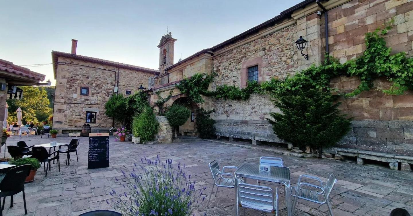 Hotel La Posada Del Santuario à Nava de Santullán Extérieur photo